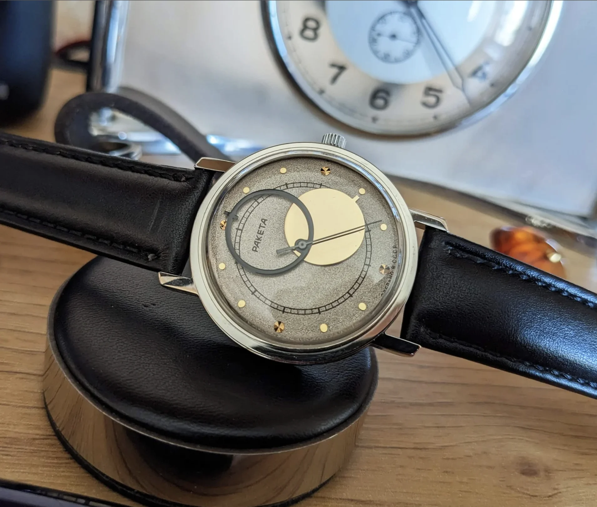 Timekeepers of the East: Old Slavic Watch Brands Worth Remembering